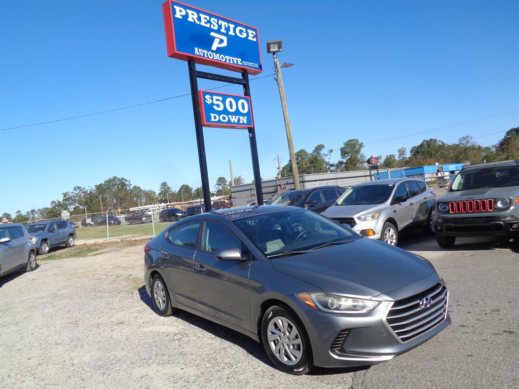 2017 Hyundai Elantra SE's photo