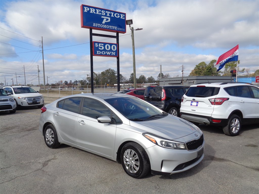 2017 Kia Forte LX's photo