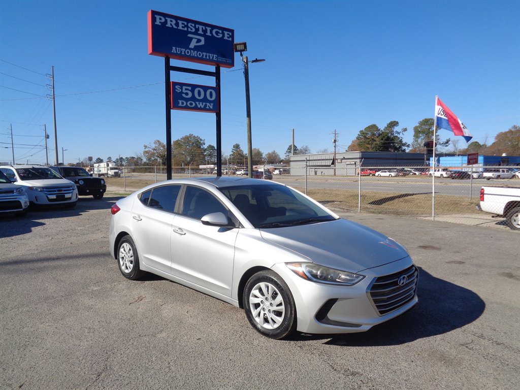 2018 Hyundai Elantra SE's photo