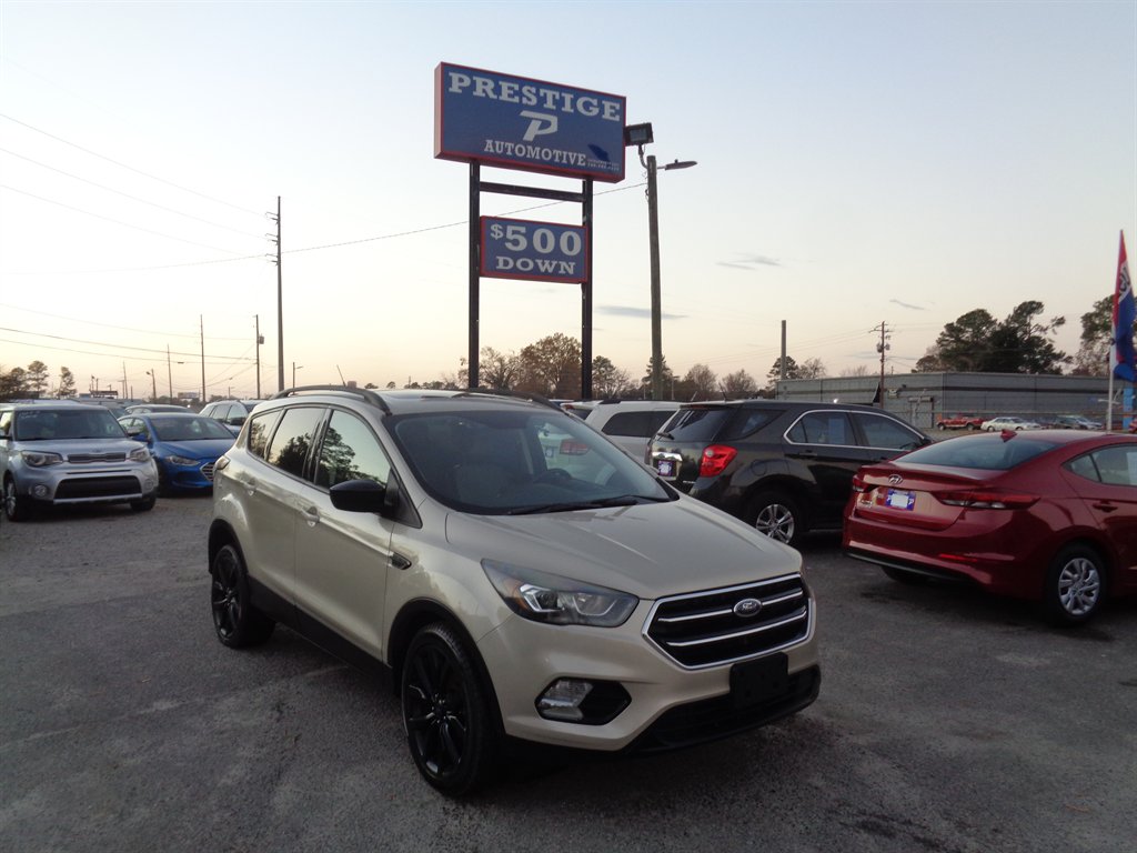 2017 Ford Escape SE's photo