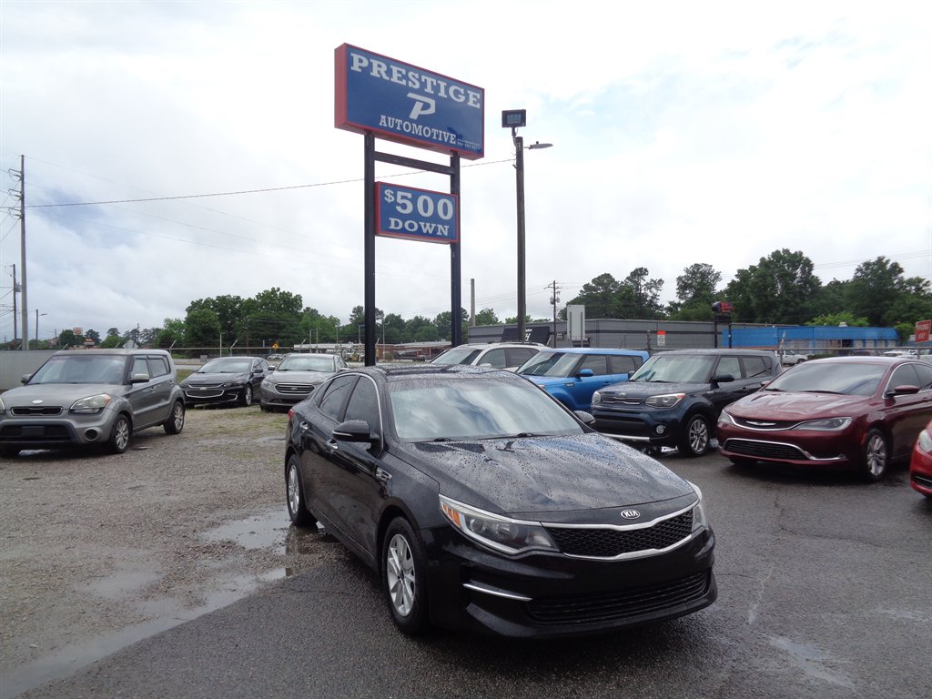 2017 Kia Optima LX's photo