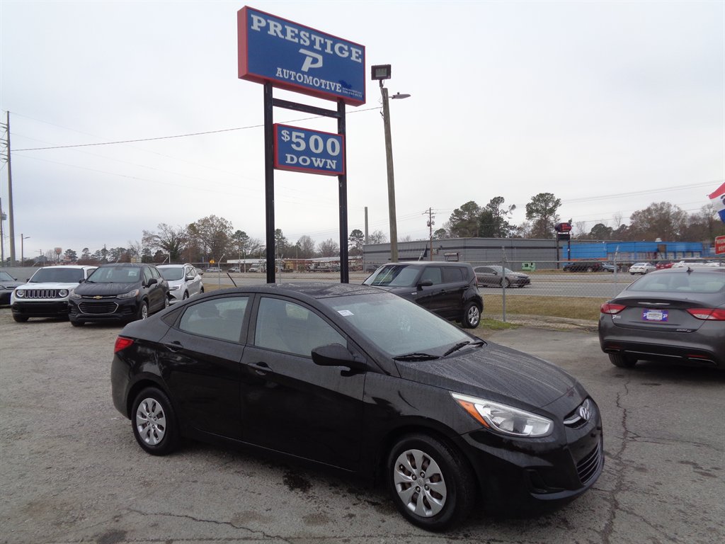 2017 Hyundai Accent SE 4-Door 6-Speed Automatic's photo