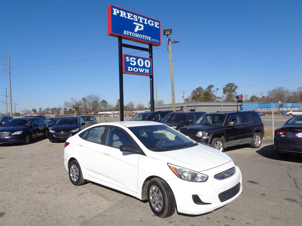 2017 Hyundai Accent SE's photo