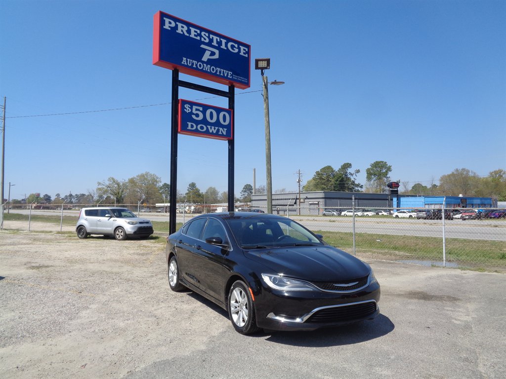 2016 Chrysler 200 Limited's photo